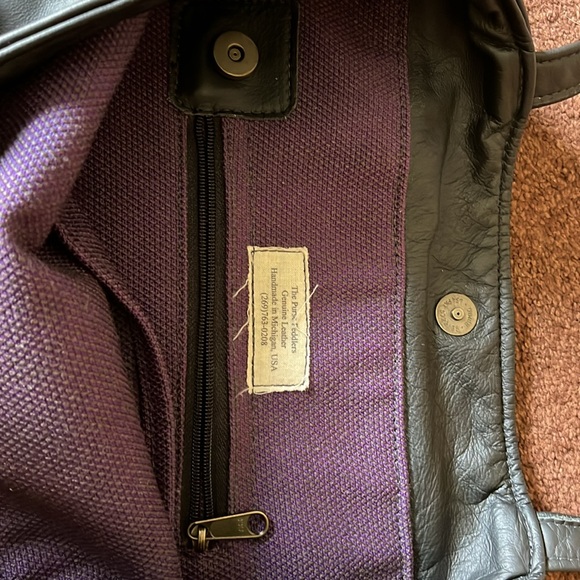 THE PURSE PEDDLERS Large Black genuine Leather Tote - Picture 4 of 10